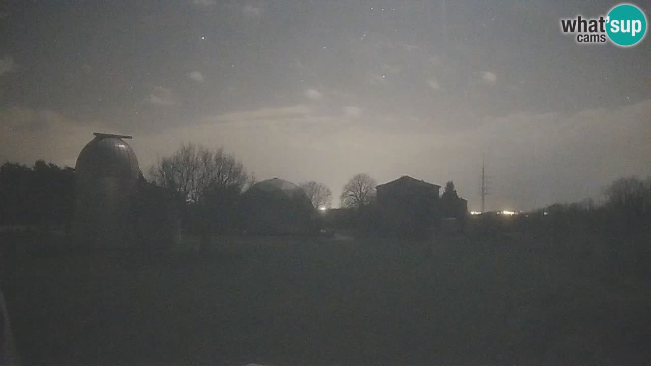 Webcam live dell’Osservatorio di – Esplora il cielo, gli asteroidi, i comete e i meteoroidi.