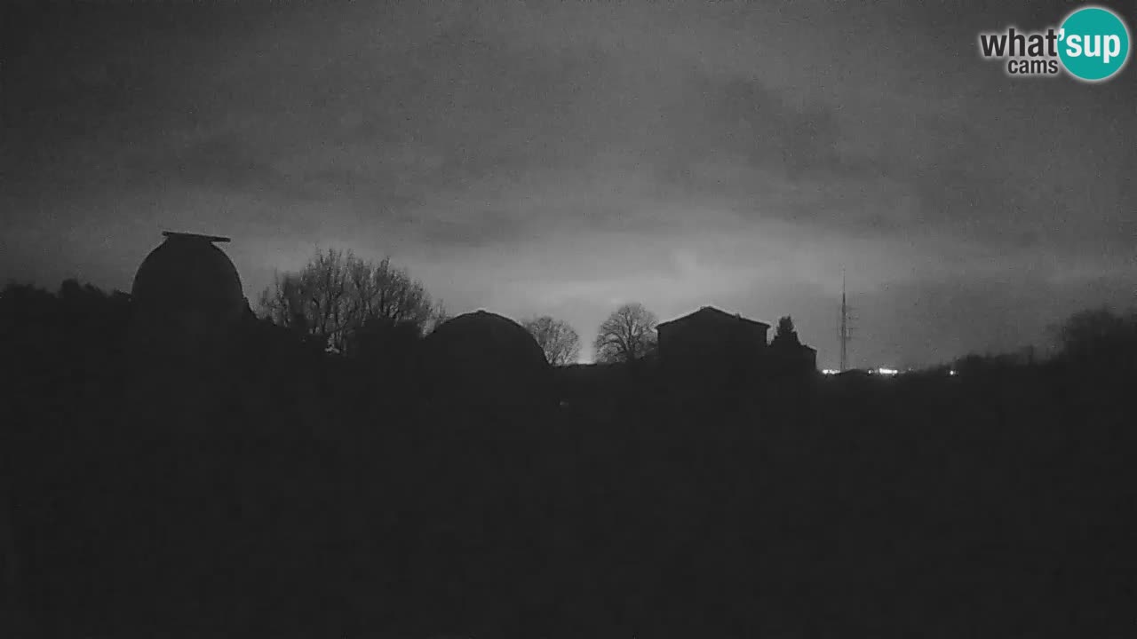 Cámara web en vivo del Observatorio de Višnjan: explora el cielo, los asteroides, cometas y meteoroides