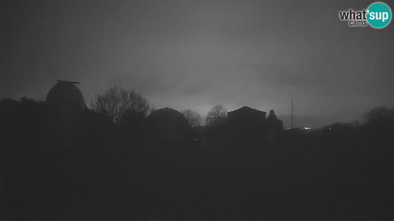 Cámara web en vivo del Observatorio de Višnjan: explora el cielo, los asteroides, cometas y meteoroides