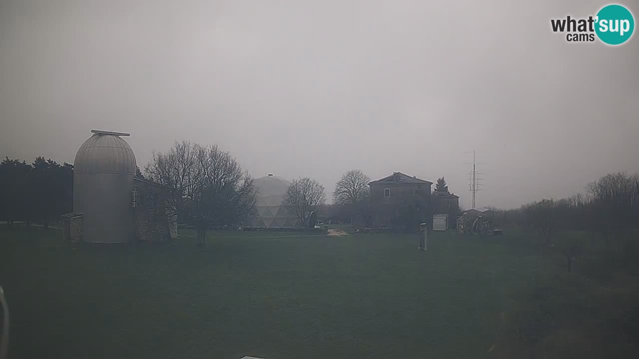 Višnjan-Observatorium Live Webcam – Explore the Sky, Asteroids, Comets, and Meteoroids