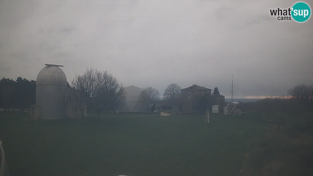 Višnjan-Observatorium Live Webcam – Explore the Sky, Asteroids, Comets, and Meteoroids