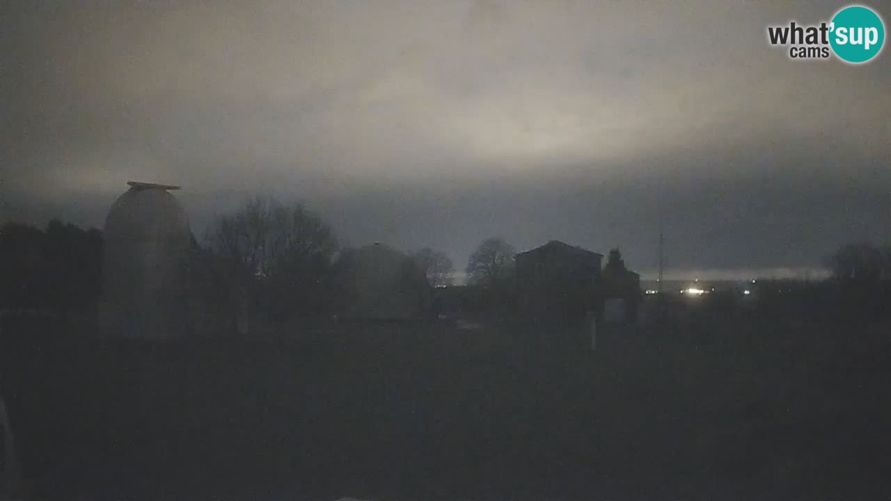 Observatorij Višnjan spletna kamera – Odkrivajte nebo, asteroide, komete in meteorite