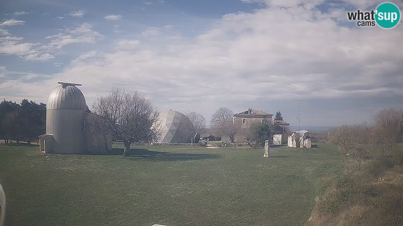 Webcam en direct de l’Observatoire de Višnjan – Explorez le ciel, les astéroïdes, les comètes et les météoroïdes