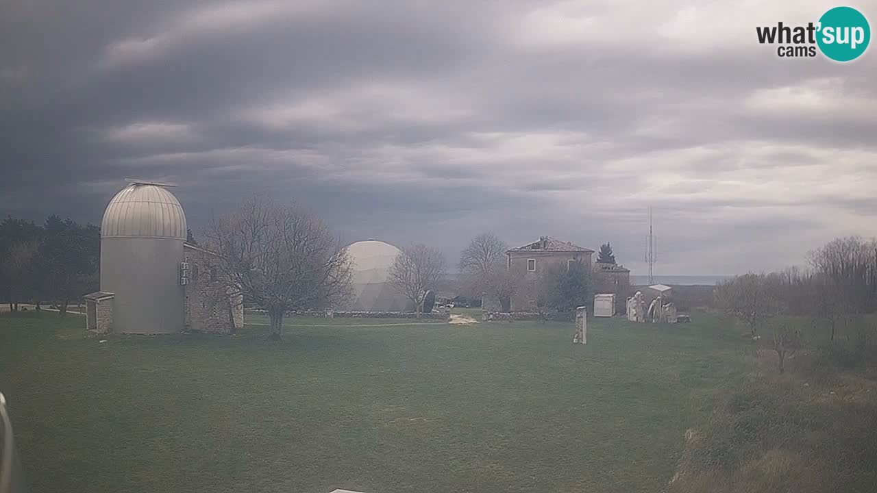 Cámara web en vivo del Observatorio de Višnjan: explora el cielo, los asteroides, cometas y meteoroides