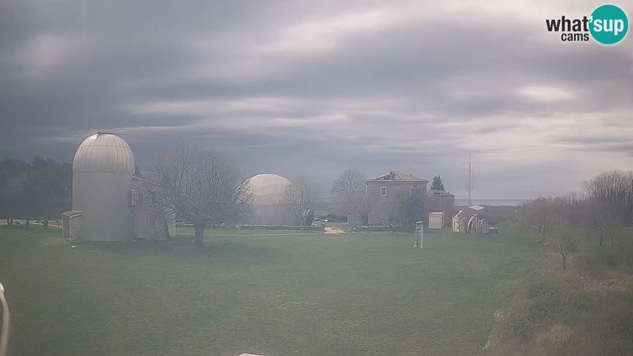 Observatorij Višnjan spletna kamera – Odkrivajte nebo, asteroide, komete in meteorite
