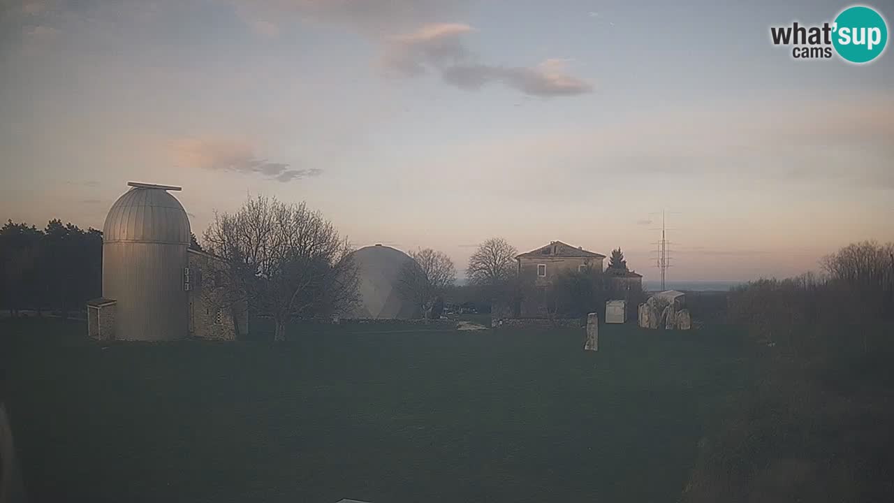 Observatorij Višnjan spletna kamera – Odkrivajte nebo, asteroide, komete in meteorite