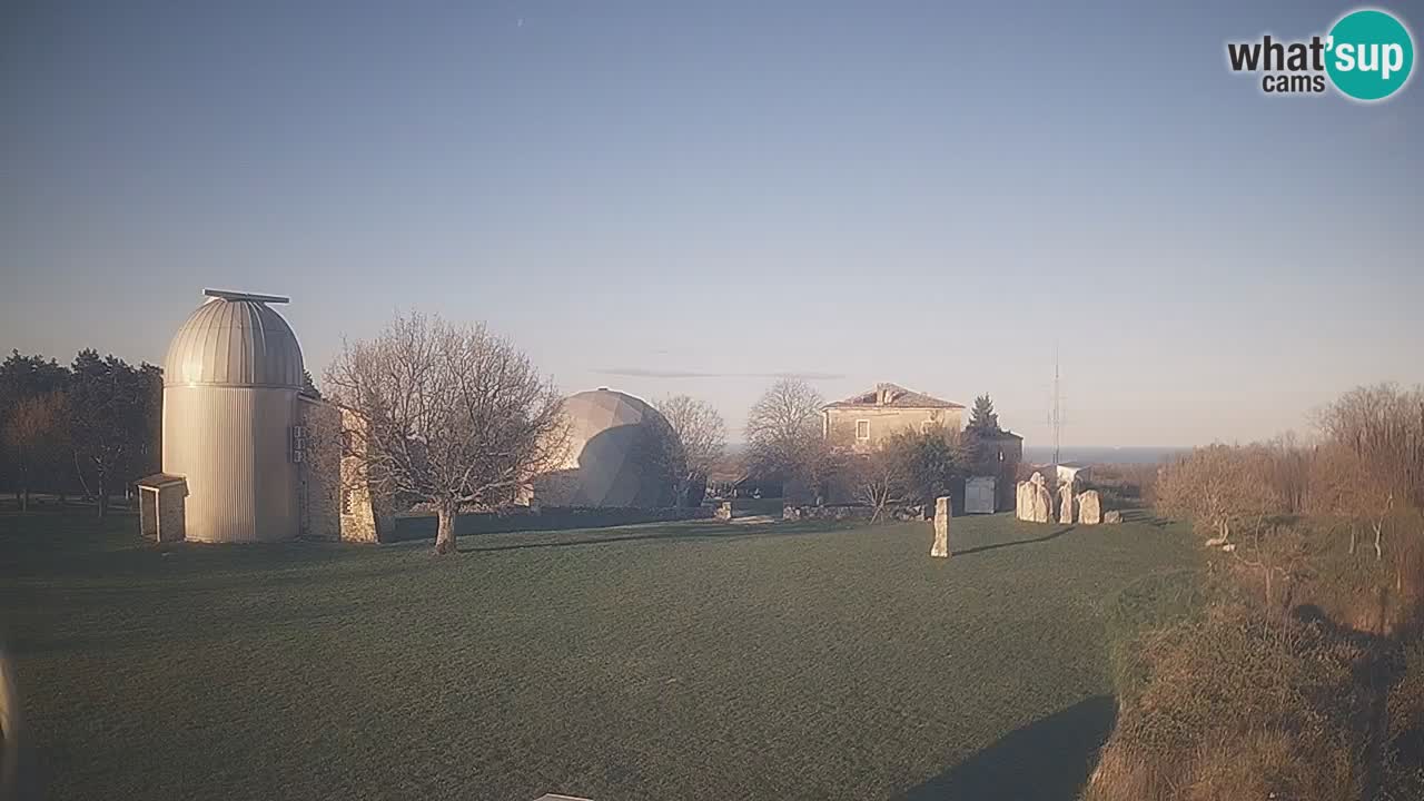 Višnjan Observatory Live Webcam – Explore the Sky, Asteroids, Comets, and Meteoroids