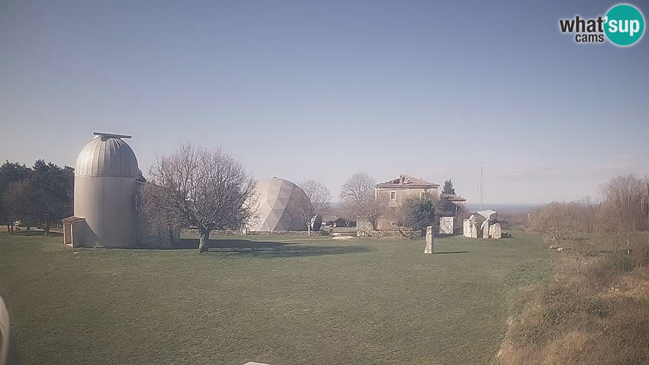 Višnjan-Observatorium Live Webcam – Explore the Sky, Asteroids, Comets, and Meteoroids