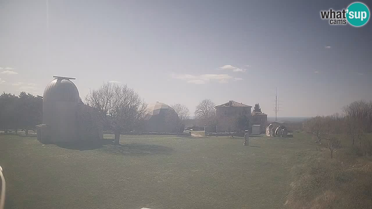 Višnjan-Observatorium Live Webcam – Explore the Sky, Asteroids, Comets, and Meteoroids