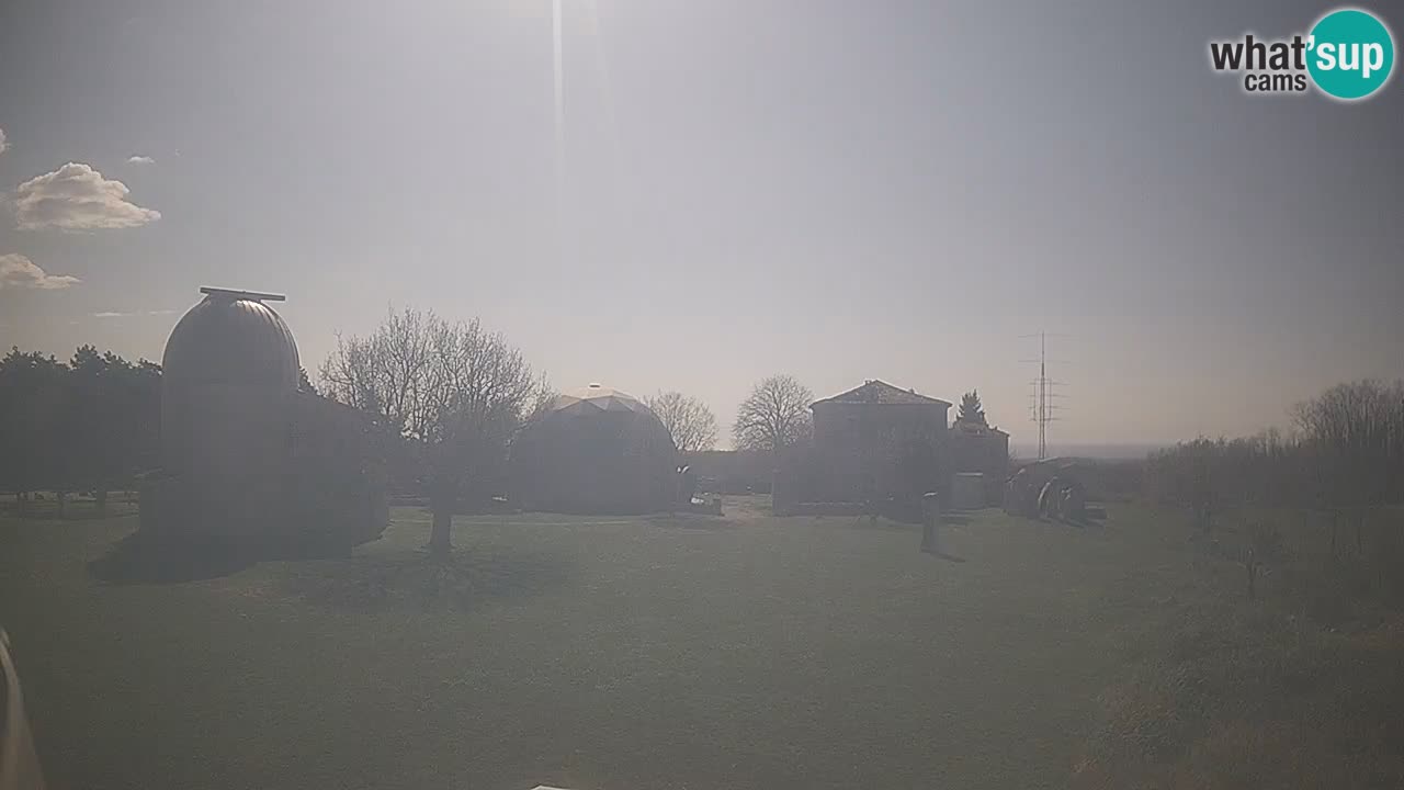 Višnjan-Observatorium Live Webcam – Explore the Sky, Asteroids, Comets, and Meteoroids