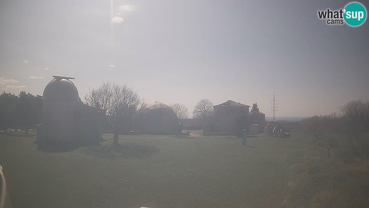 Webcam en direct de l’Observatoire de Višnjan – Explorez le ciel, les astéroïdes, les comètes et les météoroïdes