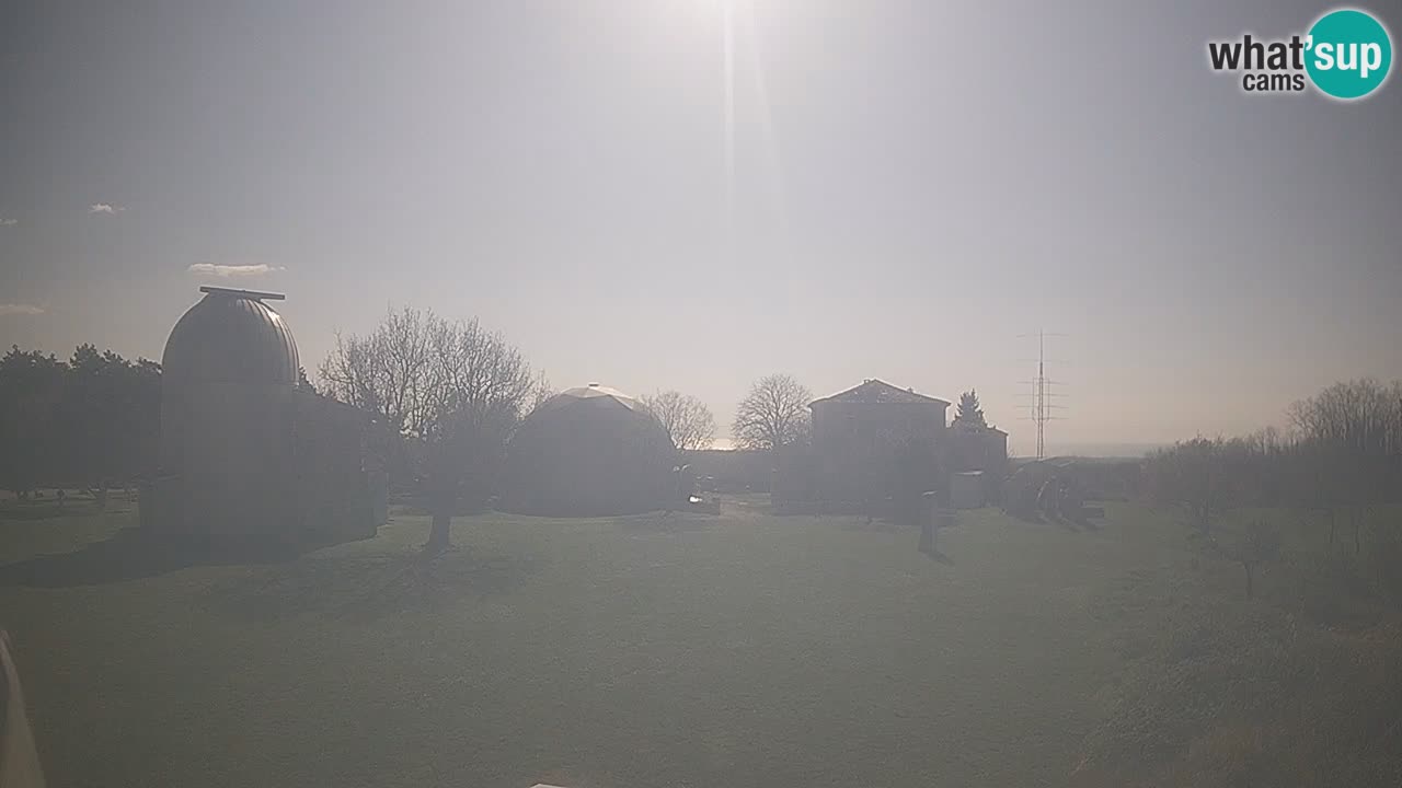 Višnjan-Observatorium Live Webcam – Explore the Sky, Asteroids, Comets, and Meteoroids