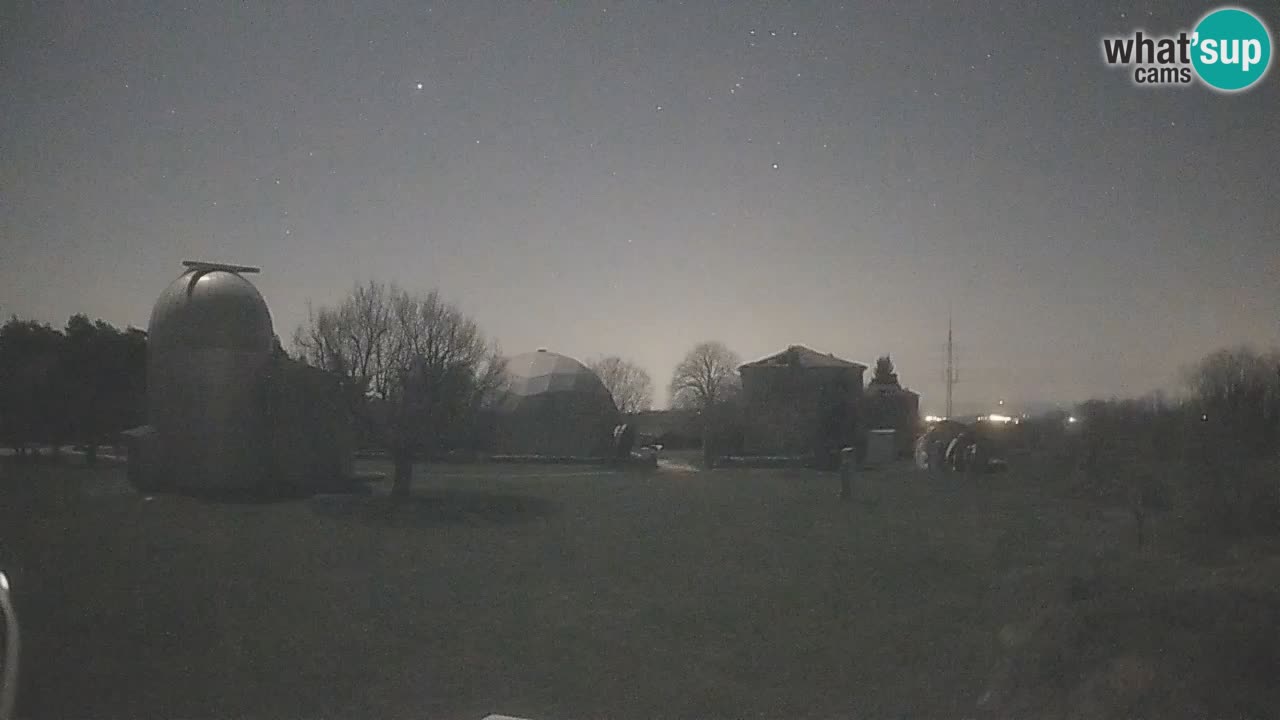 Webcam en direct de l’Observatoire de Višnjan – Explorez le ciel, les astéroïdes, les comètes et les météoroïdes