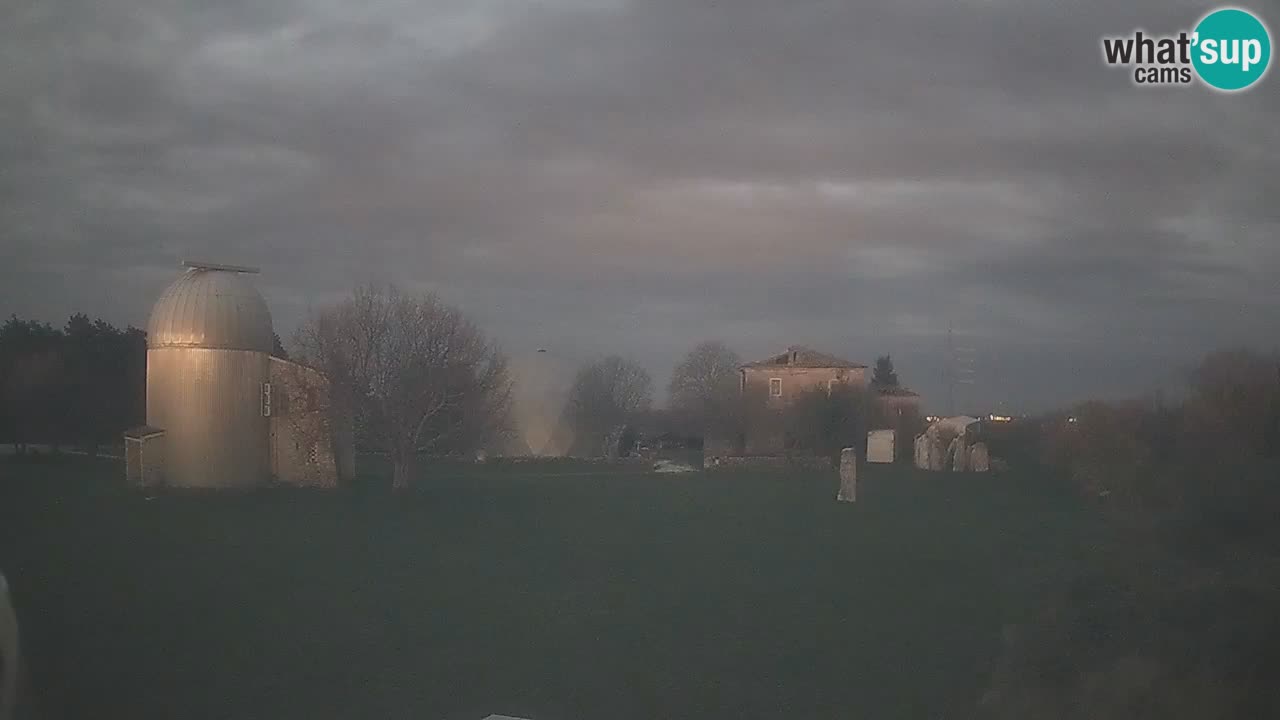 Višnjan-Observatorium Live Webcam – Explore the Sky, Asteroids, Comets, and Meteoroids