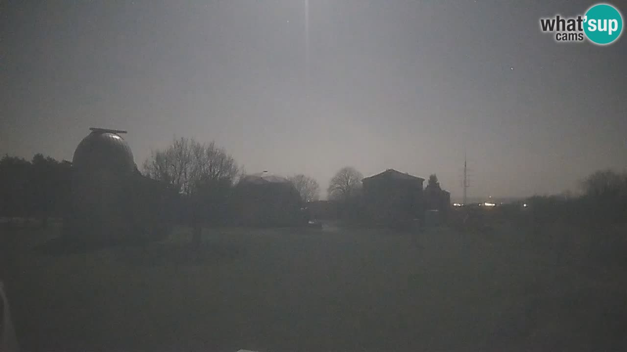 Webcam en direct de l’Observatoire de Višnjan – Explorez le ciel, les astéroïdes, les comètes et les météoroïdes