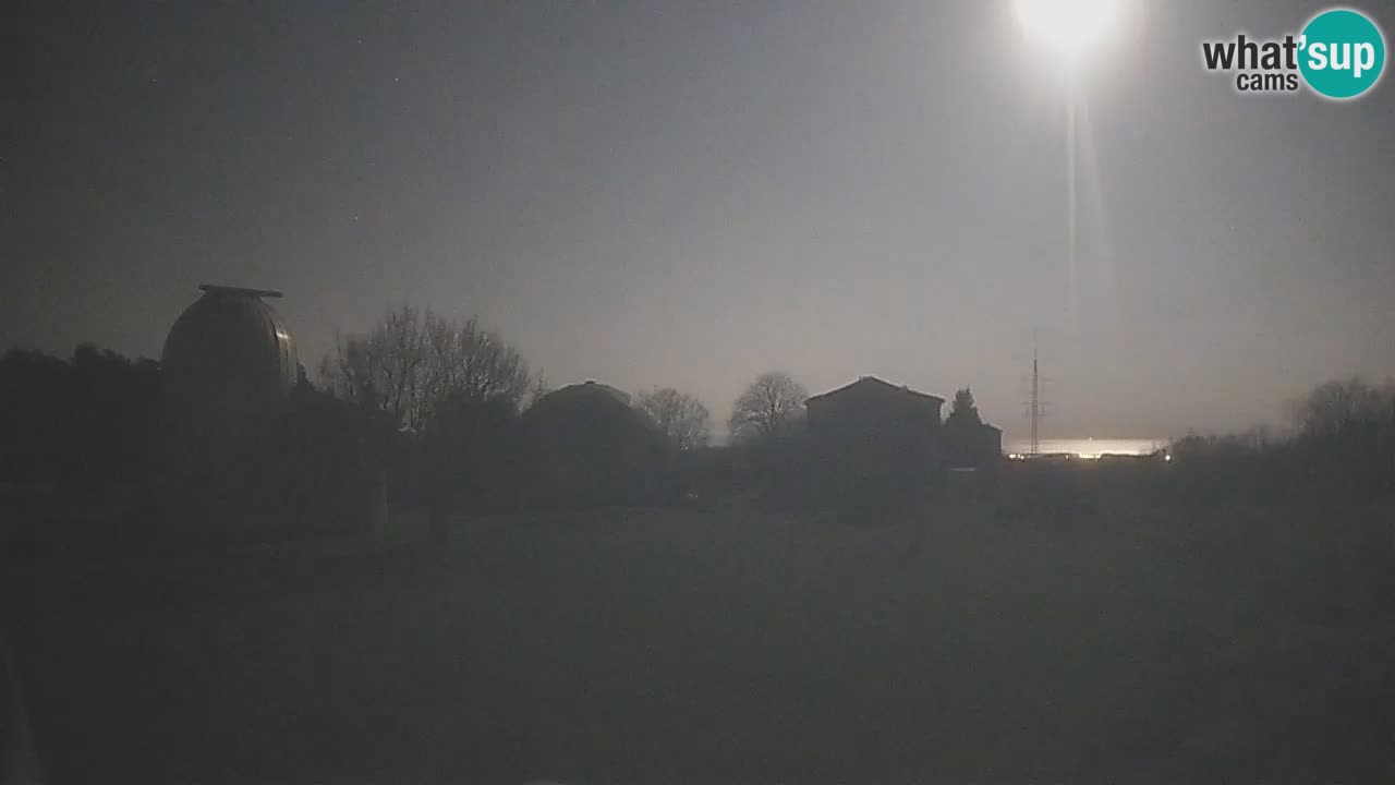 Webcam en direct de l’Observatoire de Višnjan – Explorez le ciel, les astéroïdes, les comètes et les météoroïdes