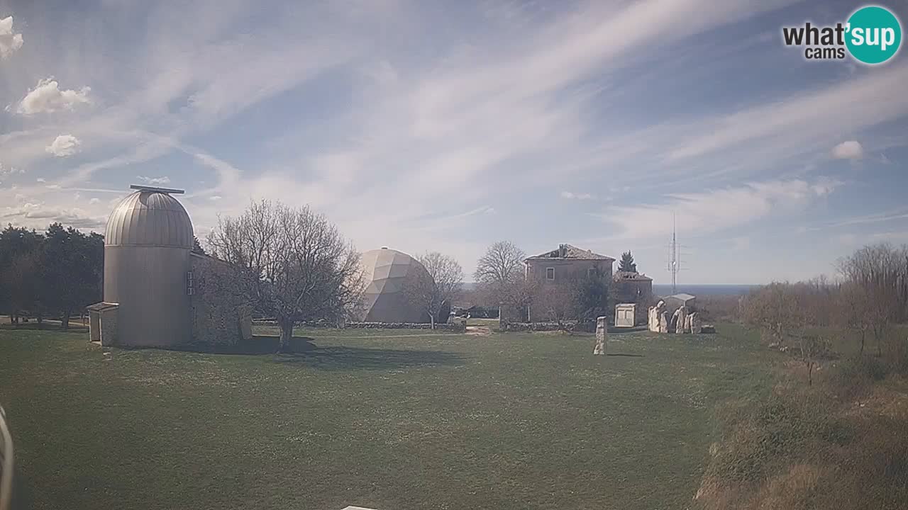 Webcam en direct de l’Observatoire de Višnjan – Explorez le ciel, les astéroïdes, les comètes et les météoroïdes