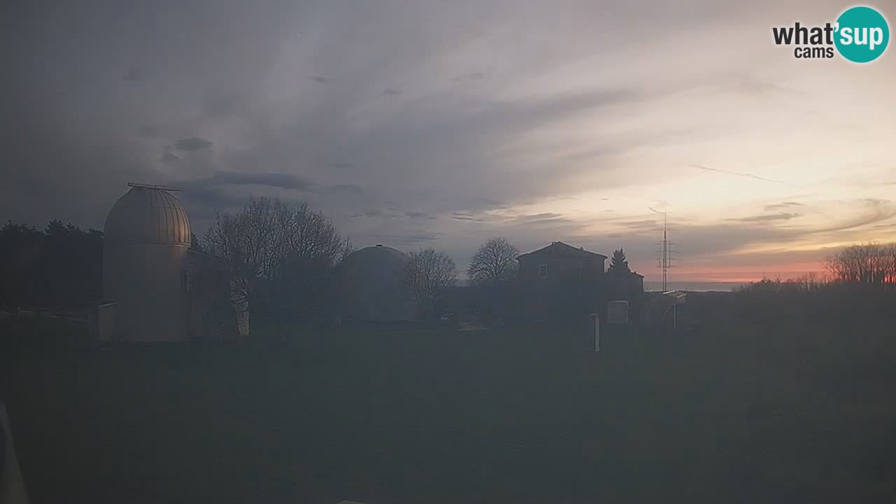 Observatorij Višnjan spletna kamera – Odkrivajte nebo, asteroide, komete in meteorite