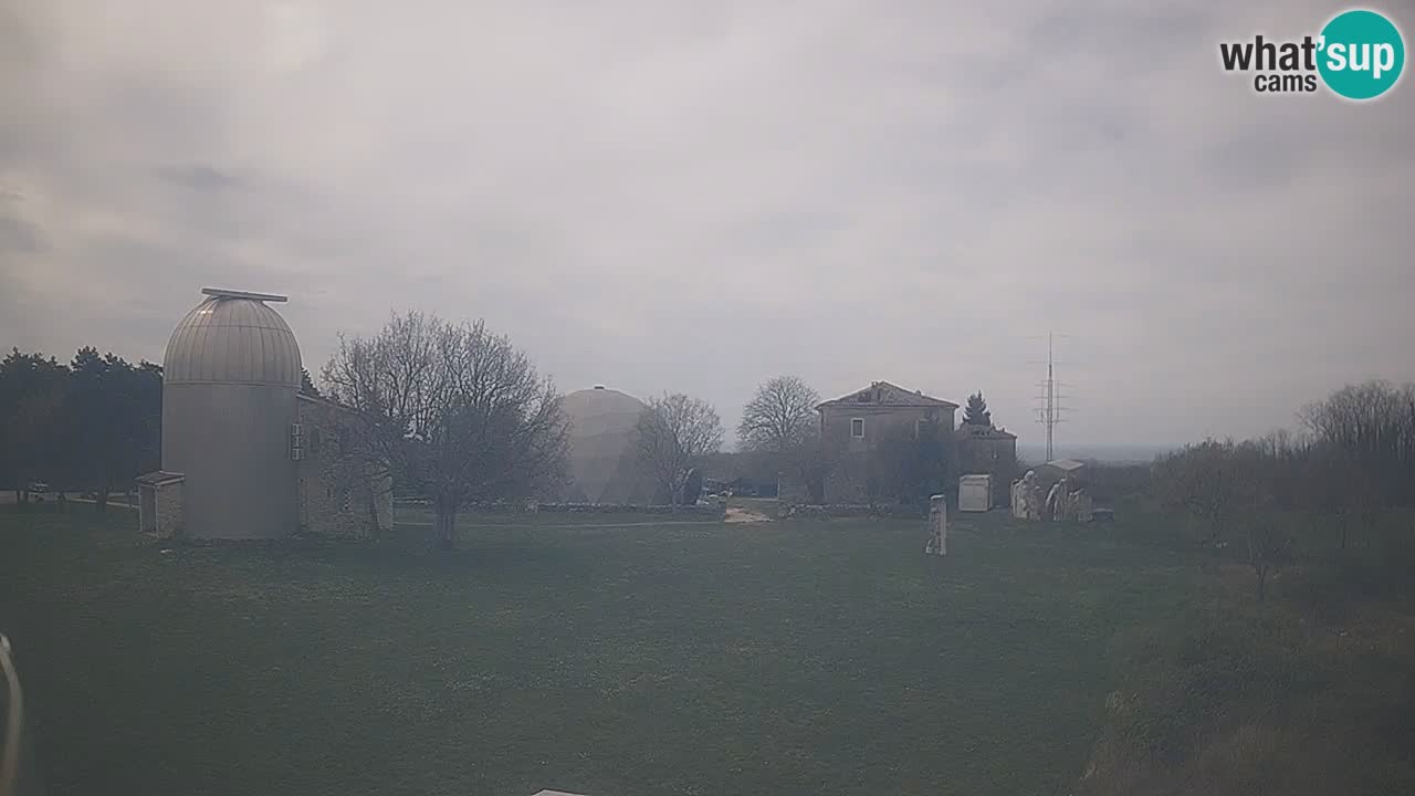Cámara web en vivo del Observatorio de Višnjan: explora el cielo, los asteroides, cometas y meteoroides