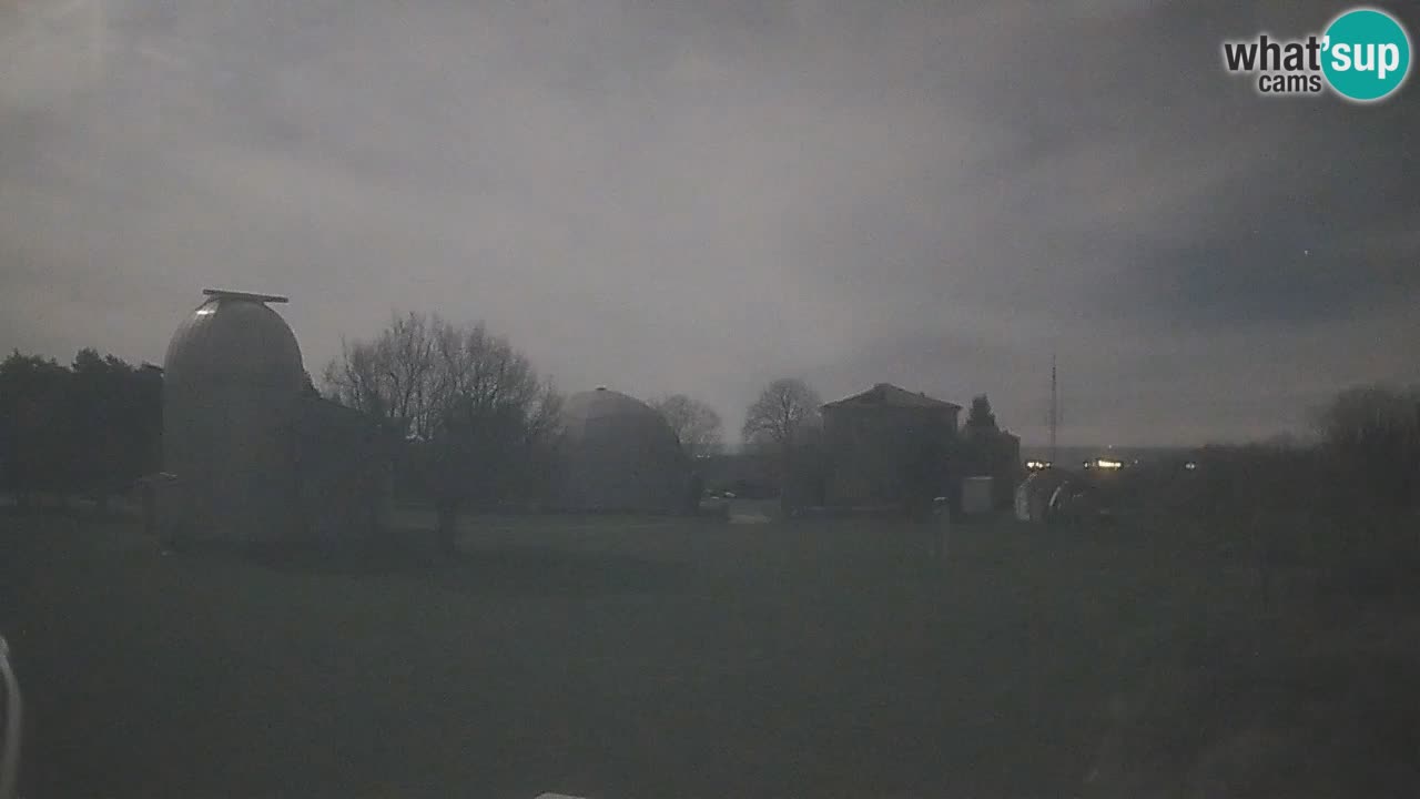 Cámara web en vivo del Observatorio de Višnjan: explora el cielo, los asteroides, cometas y meteoroides