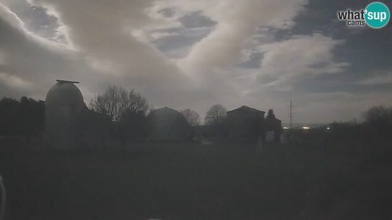 Višnjan-Observatorium Live Webcam – Explore the Sky, Asteroids, Comets, and Meteoroids