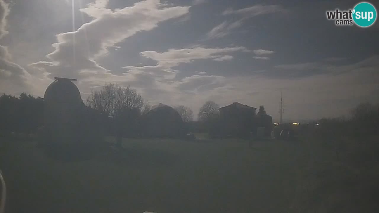 Višnjan-Observatorium Live Webcam – Explore the Sky, Asteroids, Comets, and Meteoroids