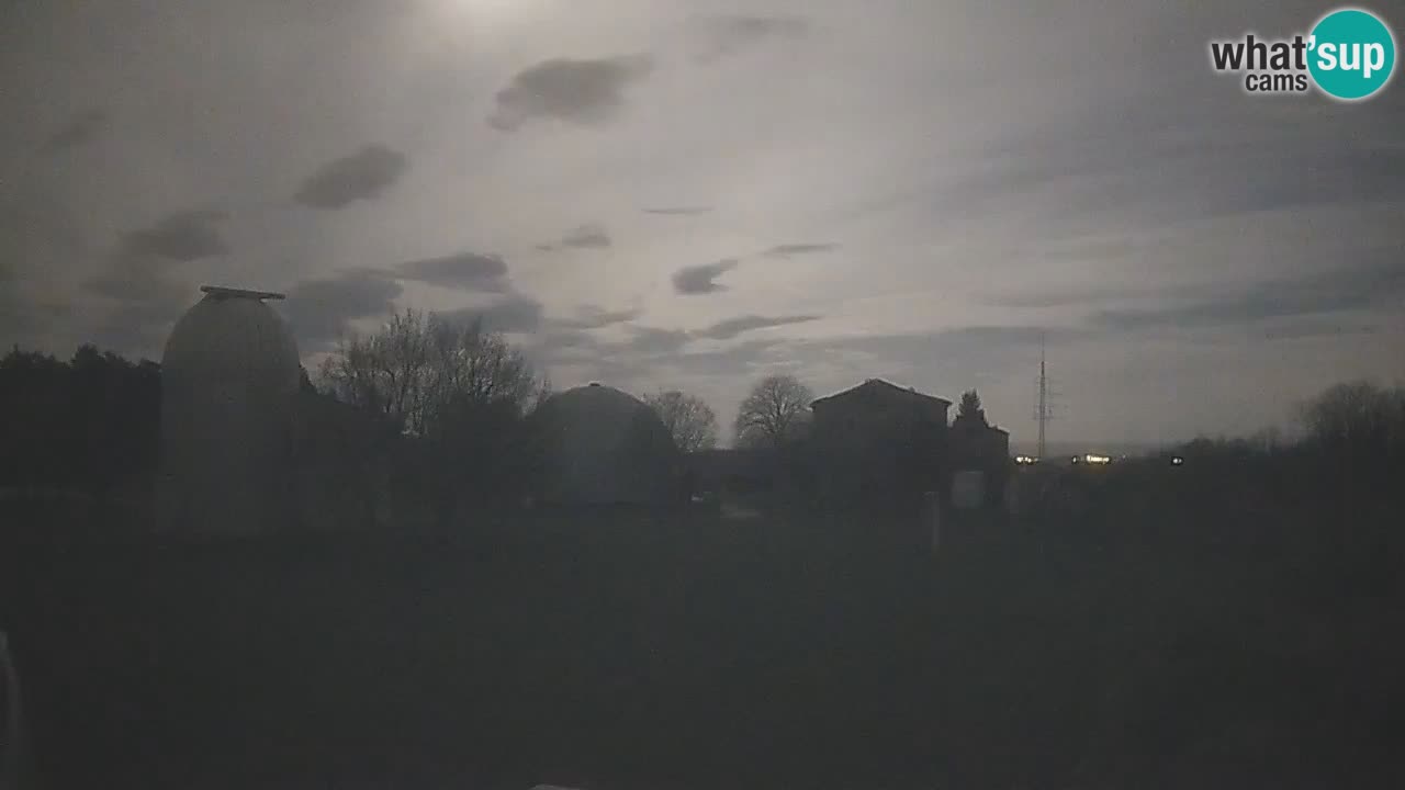 Webcam en direct de l’Observatoire de Višnjan – Explorez le ciel, les astéroïdes, les comètes et les météoroïdes
