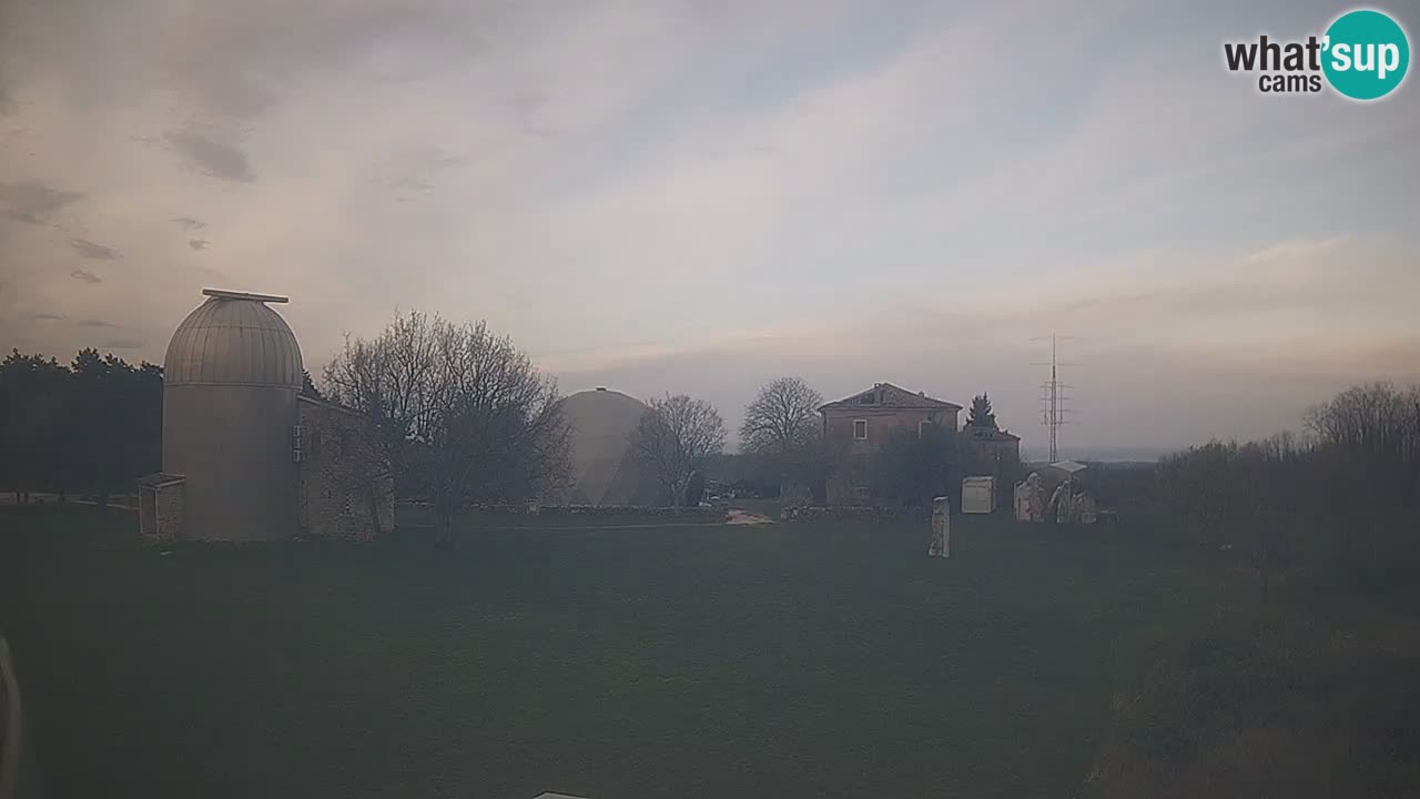 Observatorij Višnjan spletna kamera – Odkrivajte nebo, asteroide, komete in meteorite