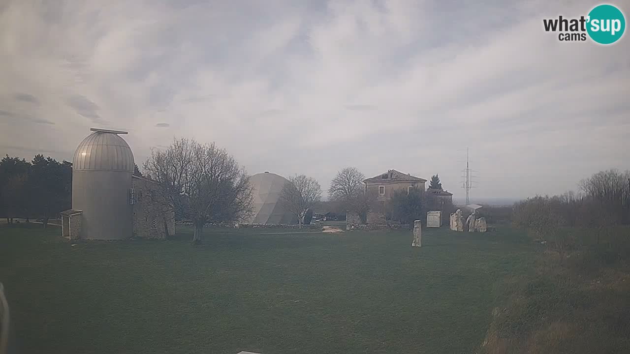 Cámara web en vivo del Observatorio de Višnjan: explora el cielo, los asteroides, cometas y meteoroides