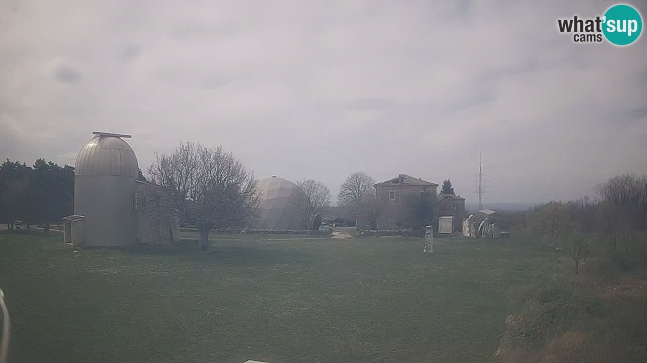Cámara web en vivo del Observatorio de Višnjan: explora el cielo, los asteroides, cometas y meteoroides
