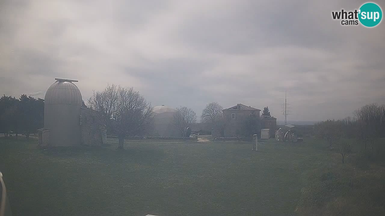 Observatorij Višnjan spletna kamera – Odkrivajte nebo, asteroide, komete in meteorite