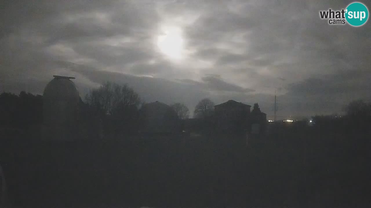 Webcam en direct de l’Observatoire de Višnjan – Explorez le ciel, les astéroïdes, les comètes et les météoroïdes