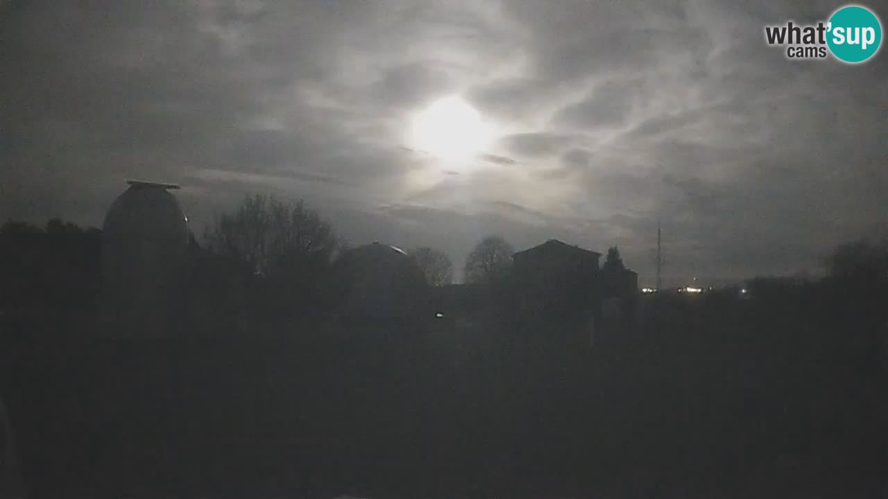 Webcam en direct de l’Observatoire de Višnjan – Explorez le ciel, les astéroïdes, les comètes et les météoroïdes