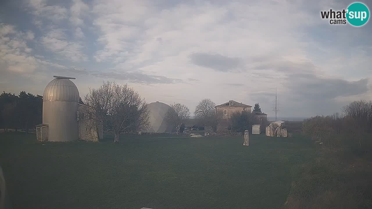 Višnjan Observatory Live Webcam – Explore the Sky, Asteroids, Comets, and Meteoroids