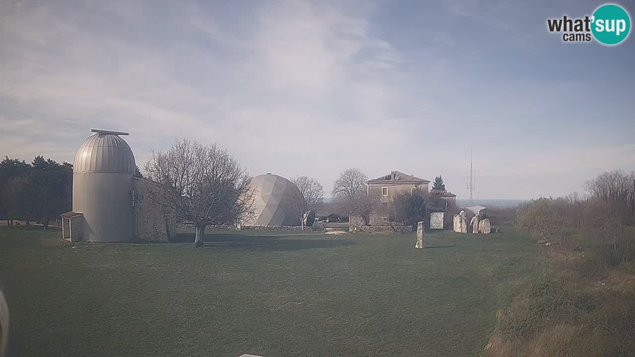 Višnjan-Observatorium Live Webcam – Explore the Sky, Asteroids, Comets, and Meteoroids