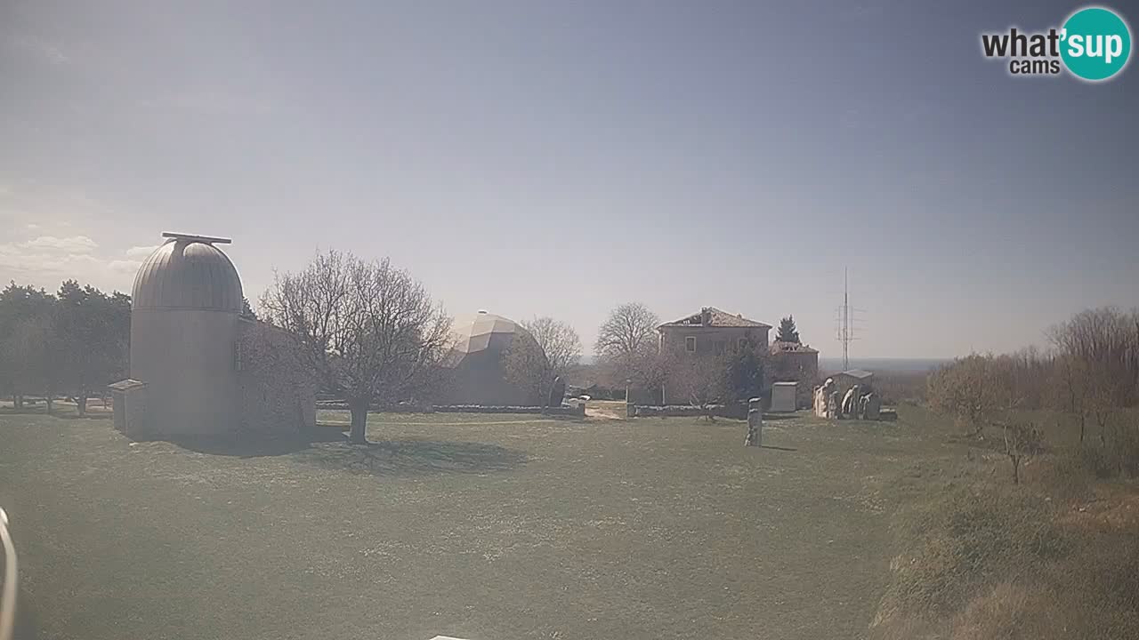 Observatorij Višnjan spletna kamera – Odkrivajte nebo, asteroide, komete in meteorite