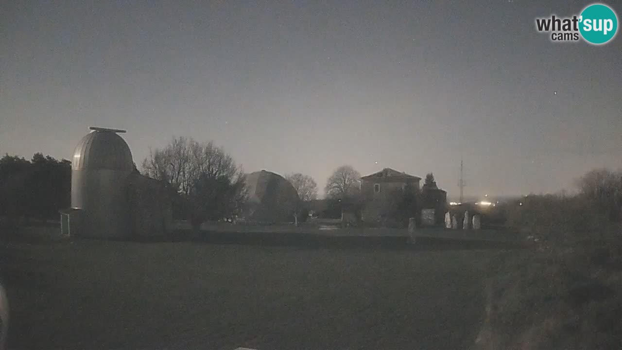 Cámara web en vivo del Observatorio de Višnjan: explora el cielo, los asteroides, cometas y meteoroides