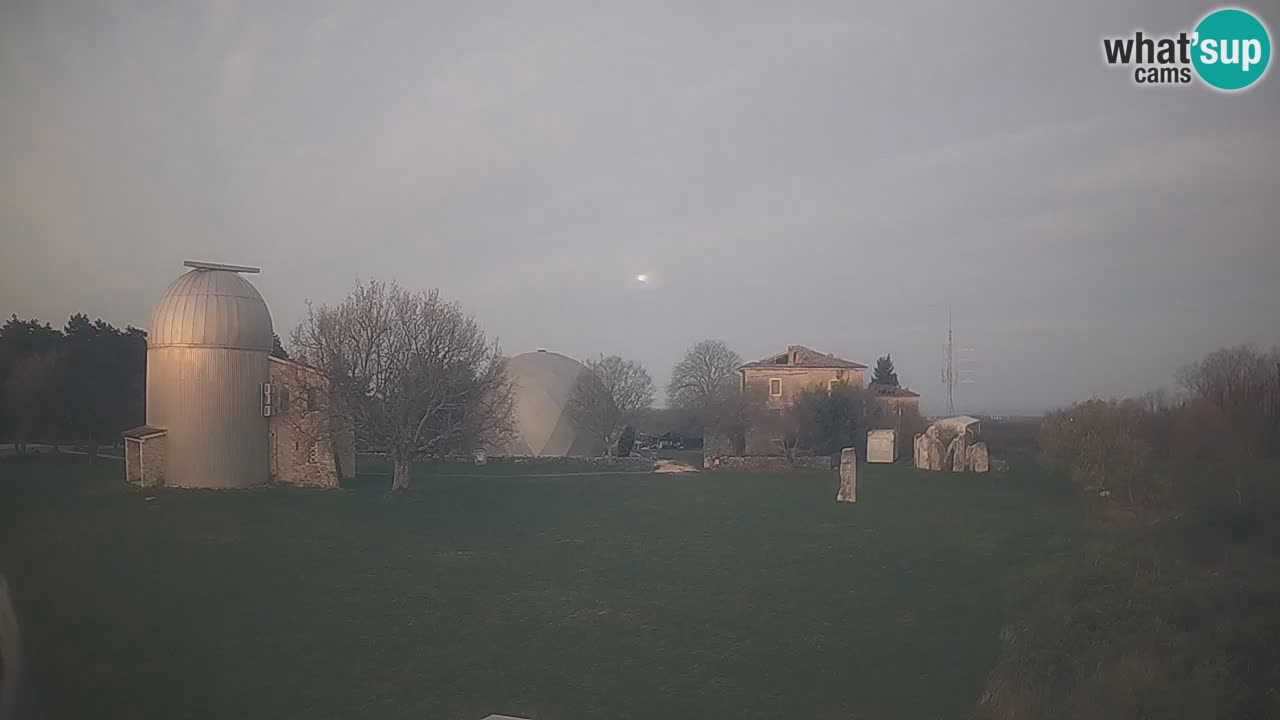 Višnjan Observatory Live Webcam – Explore the Sky, Asteroids, Comets, and Meteoroids