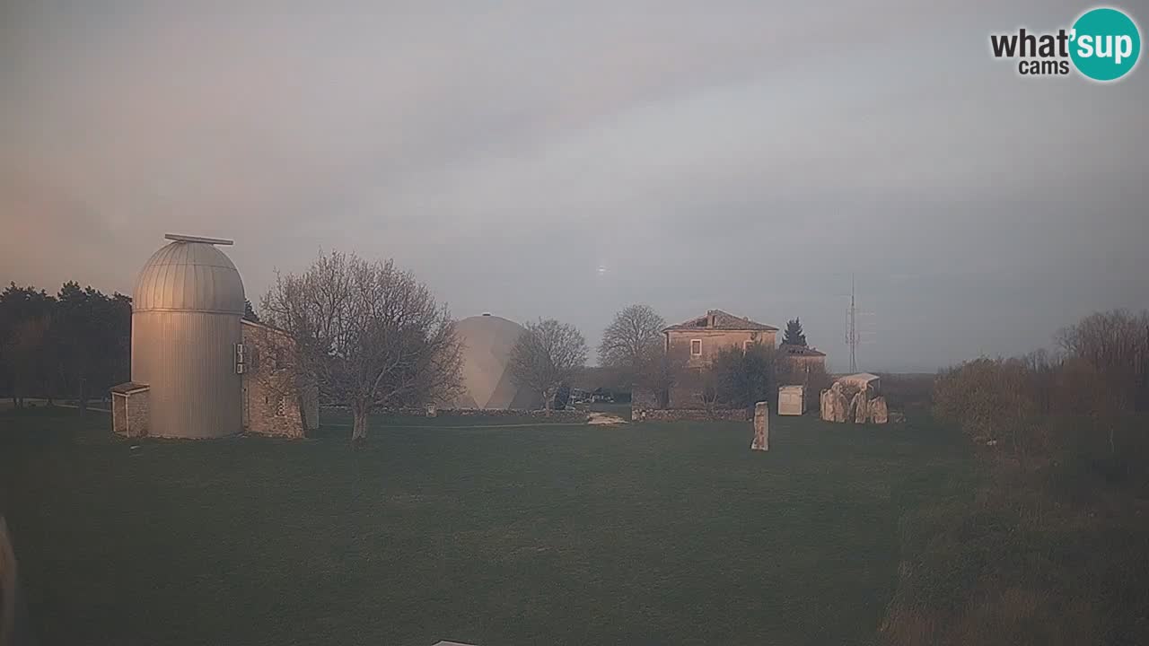 Višnjan Observatory Live Webcam – Explore the Sky, Asteroids, Comets, and Meteoroids