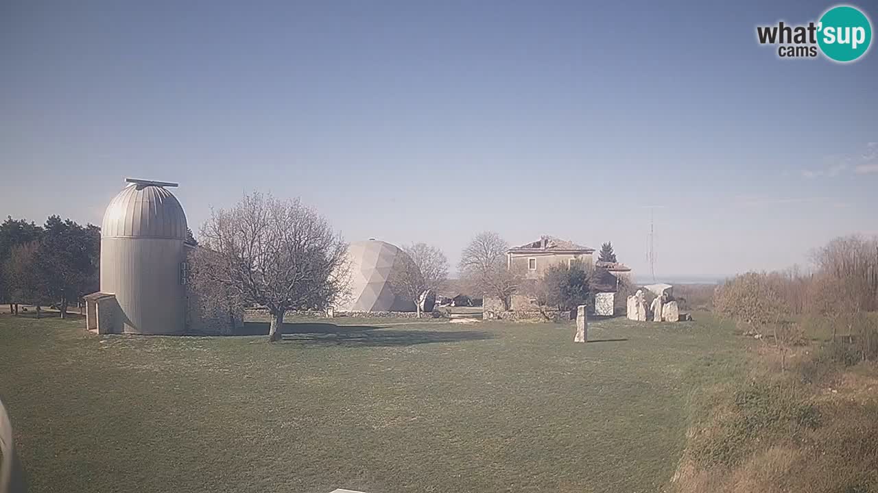 Webcam en direct de l’Observatoire de Višnjan – Explorez le ciel, les astéroïdes, les comètes et les météoroïdes