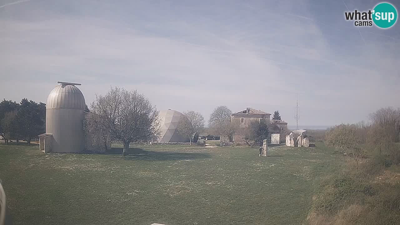 Cámara web en vivo del Observatorio de Višnjan: explora el cielo, los asteroides, cometas y meteoroides