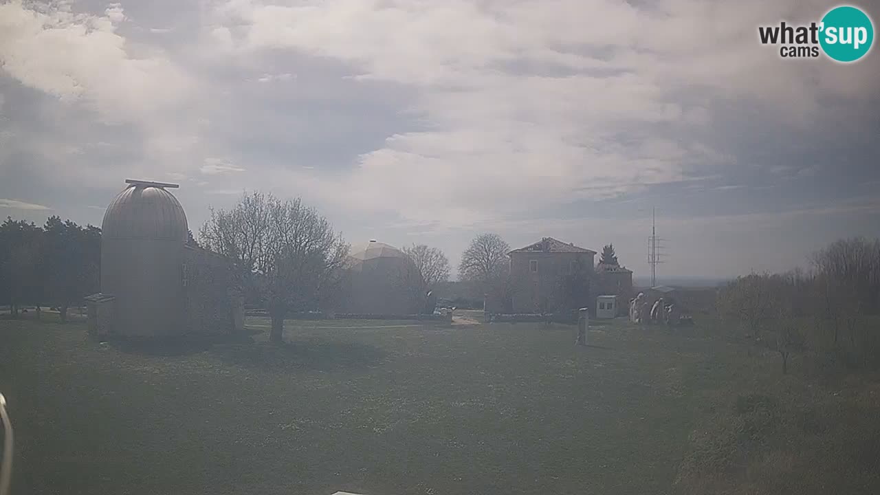 Cámara web en vivo del Observatorio de Višnjan: explora el cielo, los asteroides, cometas y meteoroides