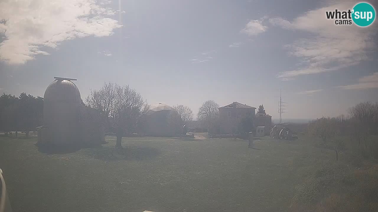 Višnjan-Observatorium Live Webcam – Explore the Sky, Asteroids, Comets, and Meteoroids