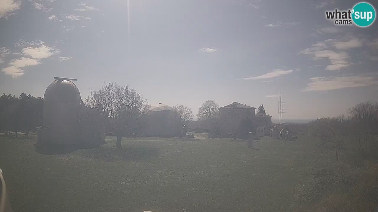 Višnjan-Observatorium Live Webcam – Explore the Sky, Asteroids, Comets, and Meteoroids