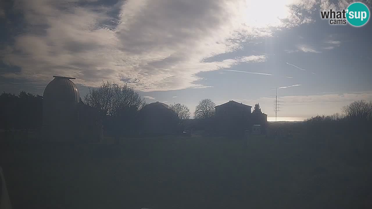 Observatorij Višnjan spletna kamera – Odkrivajte nebo, asteroide, komete in meteorite