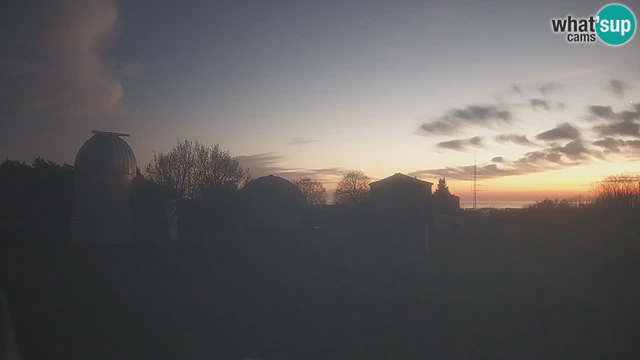 Višnjan-Observatorium Live Webcam – Explore the Sky, Asteroids, Comets, and Meteoroids