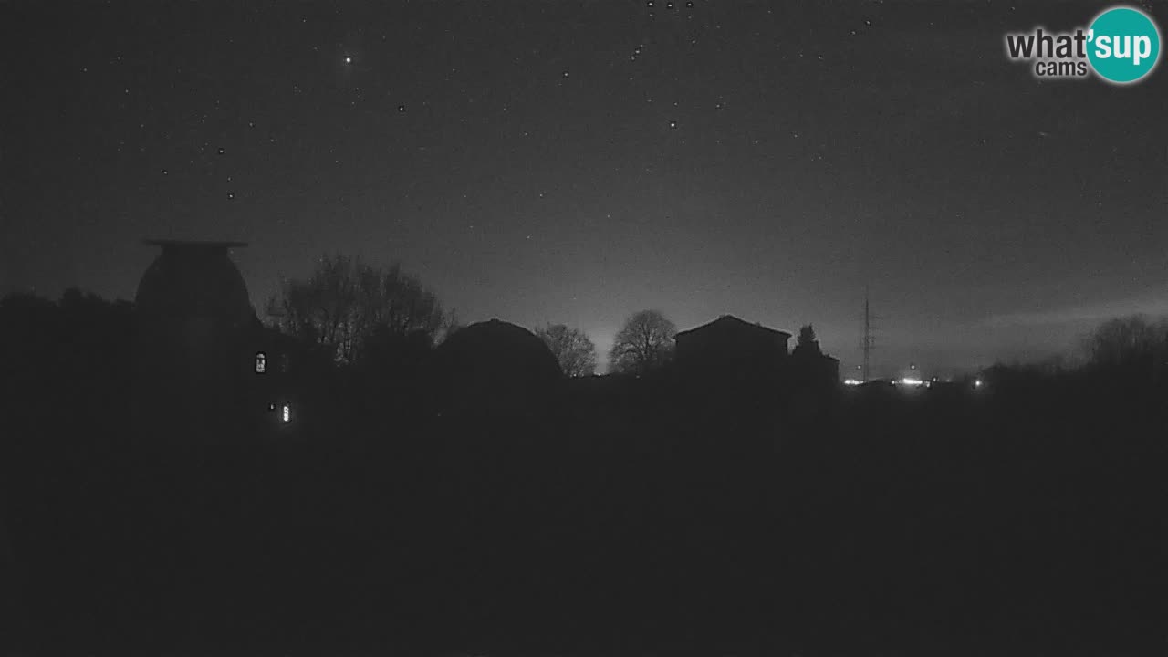 Webcam en direct de l’Observatoire de Višnjan – Explorez le ciel, les astéroïdes, les comètes et les météoroïdes
