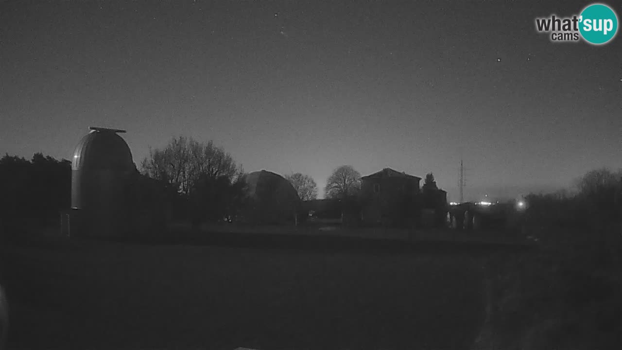 Webcam en direct de l’Observatoire de Višnjan – Explorez le ciel, les astéroïdes, les comètes et les météoroïdes