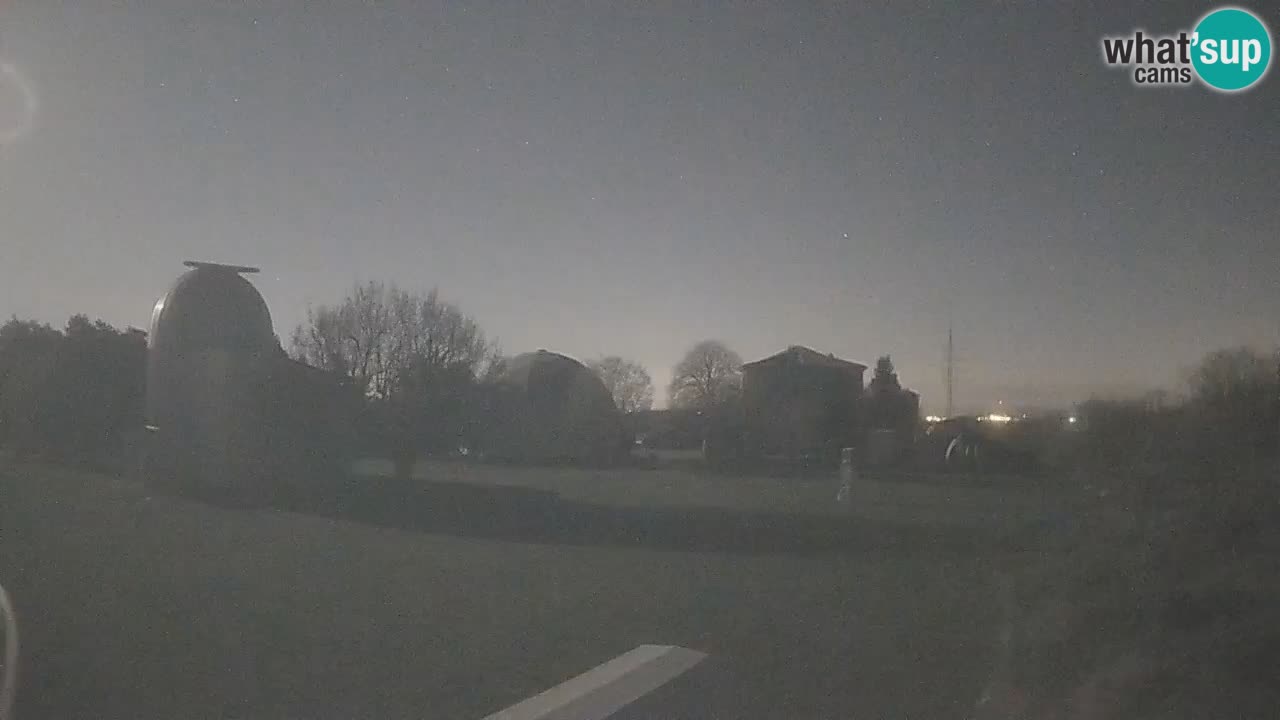 Višnjan-Observatorium Live Webcam – Explore the Sky, Asteroids, Comets, and Meteoroids