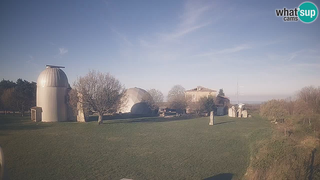Cámara web en vivo del Observatorio de Višnjan: explora el cielo, los asteroides, cometas y meteoroides